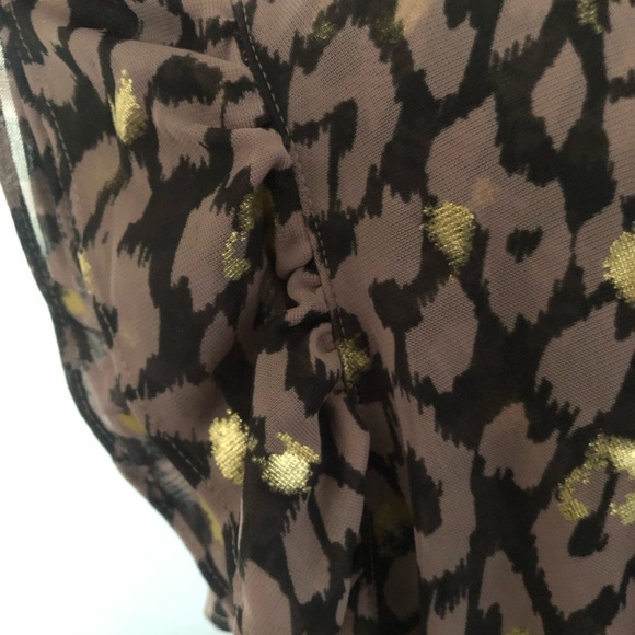 Plum and Gold leopard print ruffled top - Picture 3 of 6